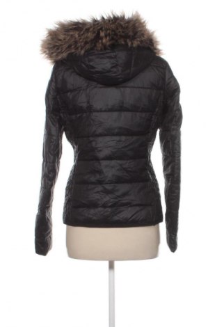 Kurtka damska ONLY, Rozmiar M, Kolor Czarny, Cena 188,99 zł