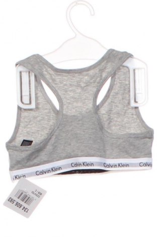 Παιδική μπλούζα Calvin Klein, Μέγεθος 8-9y/ 134-140 εκ., Χρώμα Γκρί, Τιμή 12,99 €