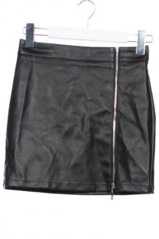 Skórzana spódnica Totally Erected, Rozmiar XS, Kolor Czarny, Cena 18,99 zł