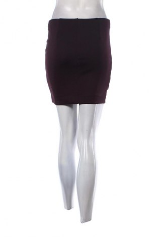 Пола H&M, Размер S, Цвят Червен, Цена 9,20 €