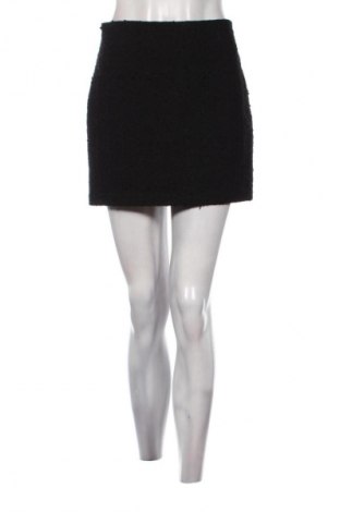 Пола H&M, Размер S, Цвят Черен, Цена 2,04 €