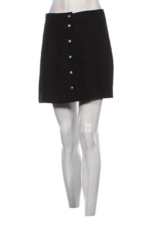 Пола H&M Divided, Размер S, Цвят Черен, Цена 2,04 €