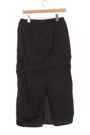 Пола H&M Divided, Размер XS, Цвят Черен, Цена 2,04 €