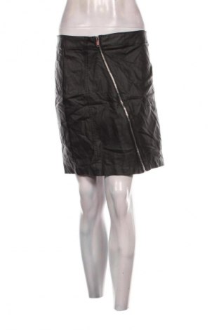 Пола Mohito, Размер M, Цвят Черен, Цена 5,62 €