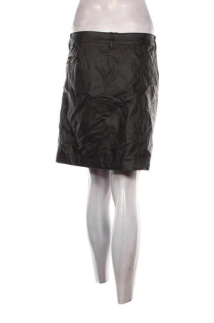 Пола Mohito, Размер M, Цвят Черен, Цена 5,62 €