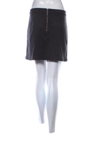 Пола New Look, Размер M, Цвят Черен, Цена 4,09 €