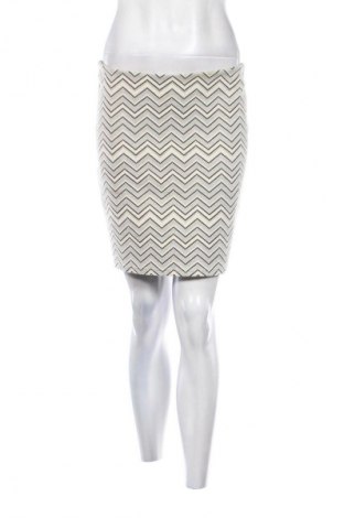 Пола New Look, Размер M, Цвят Многоцветен, Цена 4,09 €