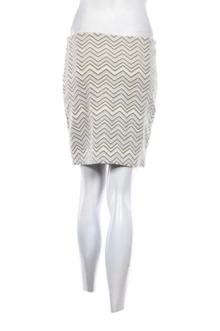 Пола New Look, Размер M, Цвят Многоцветен, Цена 4,09 €