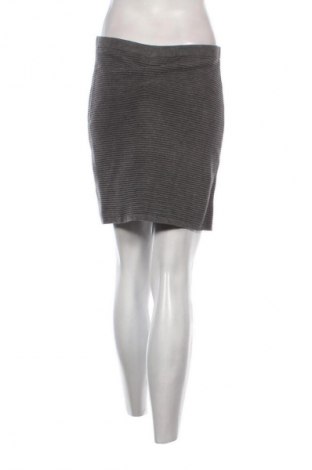 Пола Oodji, Размер L, Цвят Сив, Цена 3,57 €