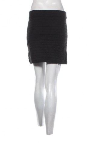 Sukně Promod, Velikost M, Barva Černá, Cena  49,00 Kč