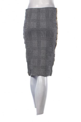 Пола Zara, Размер M, Цвят Многоцветен, Цена 3,06 €