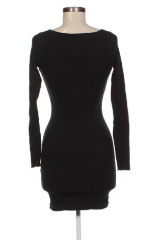 Рокля Bershka, Размер S, Цвят Черен, Цена 2,04 €