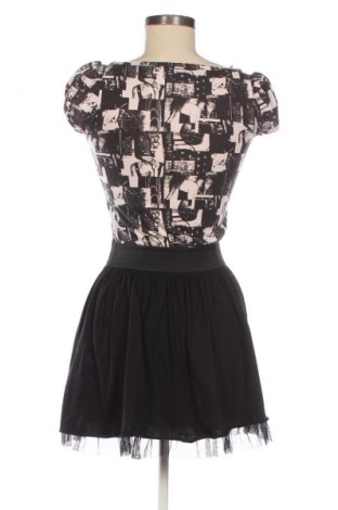 Šaty  Fishbone, Velikost S, Barva Vícebarevné, Cena  129,00 Kč