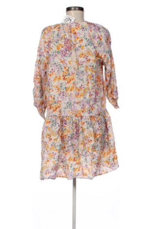 Рокля H&M, Размер S, Цвят Многоцветен, Цена 6,13 €