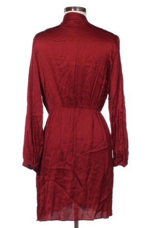 Šaty  Mango, Velikost M, Barva Červená, Cena  209,00 Kč