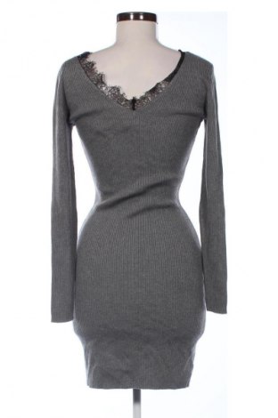 Šaty  Mohito, Velikost S, Barva Šedá, Cena  159,00 Kč