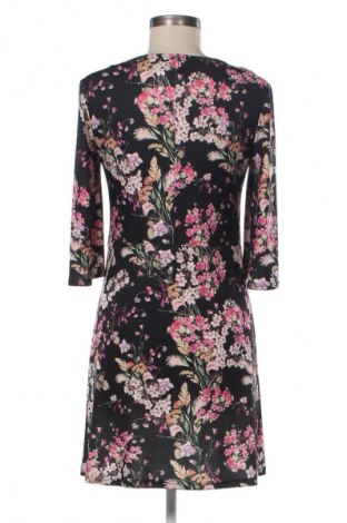 Рокля Mohito, Размер XS, Цвят Многоцветен, Цена 4,09 €