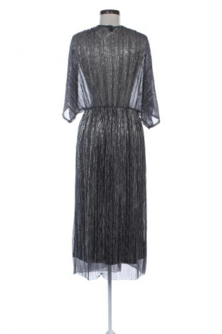 Sukienka Monki, Rozmiar S, Kolor Srebrzysty, Cena 50,33 zł