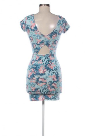 Sukienka Pull&Bear, Rozmiar M, Kolor Kolorowy, Cena 38,99 zł