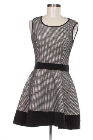 Šaty  Rinascimento, Velikost M, Barva Vícebarevné, Cena  649,00 Kč