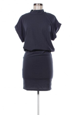 Sukienka Selected Femme, Rozmiar M, Kolor Niebieski, Cena 79,99 zł