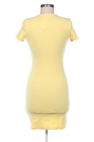 Sukienka Sinsay, Rozmiar M, Kolor Żółty, Cena 40,99 zł