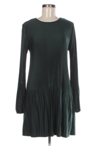 Рокля Stradivarius, Размер M, Цвят Зелен, Цена 9,71 €