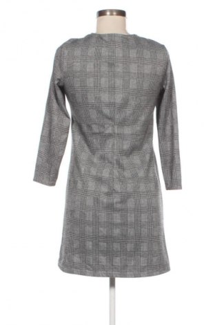 Рокля Stradivarius, Размер S, Цвят Многоцветен, Цена 2,04 €