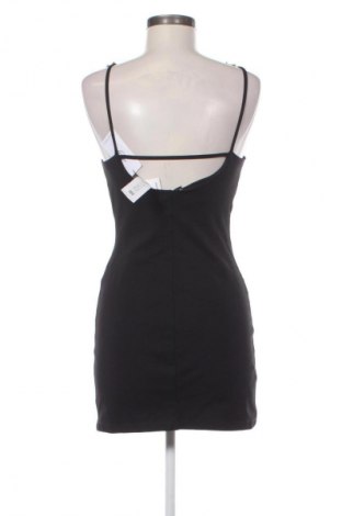 Kleid Stradivarius, Größe M, Farbe Schwarz, Preis 30,99 €