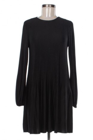 Рокля Stradivarius, Размер S, Цвят Черен, Цена 3,06 €