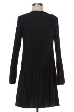 Рокля Stradivarius, Размер S, Цвят Черен, Цена 3,06 €