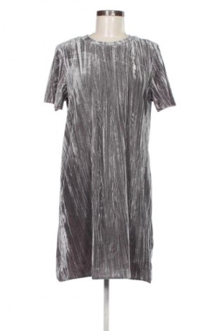 Šaty  Vero Moda, Velikost M, Barva Šedá, Cena  229,00 Kč