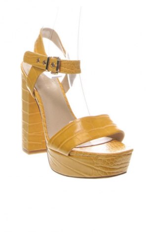 Σανδάλια Star Collection, Μέγεθος 39, Χρώμα Κίτρινο, Τιμή 16,99 €