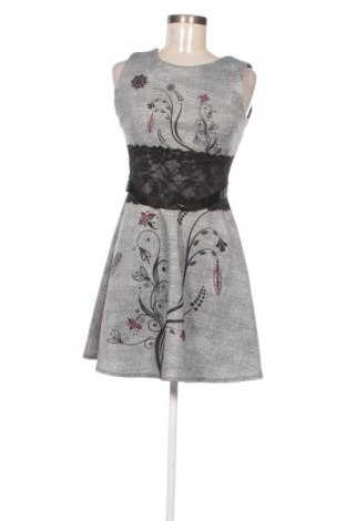 Dámské šaty s tráky Vivi, Velikost S, Barva Vícebarevné, Cena  49,00 Kč