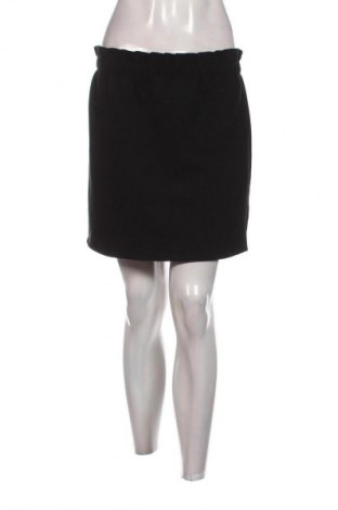 Пола Bershka, Размер S, Цвят Черен, Цена 2,04 €