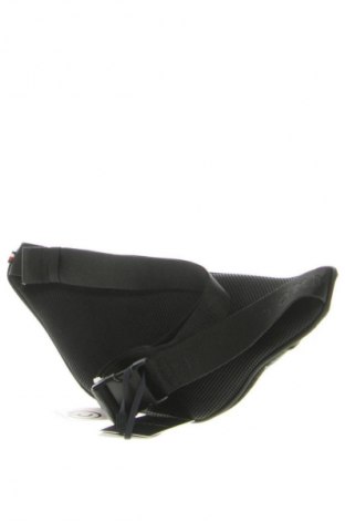 Ledvinka  Tommy Hilfiger, Barva Černá, Cena  729,00 Kč