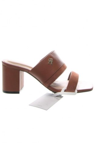 Чехли Tommy Hilfiger, Размер 38, Цвят Кафяв, Цена 112,48 €, #134795751
