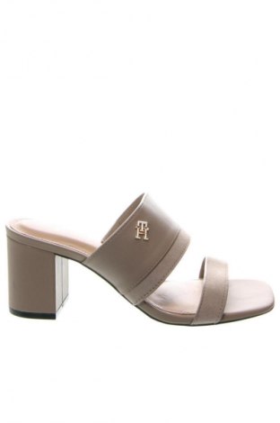Чехли Tommy Hilfiger, Размер 39, Цвят Кафяв, Цена 91,00 €, #134844434