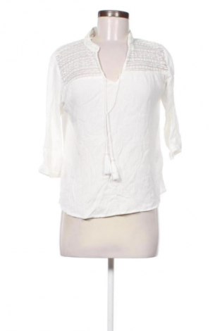 Dámská halenka B.Young, Velikost M, Barva Bílá, Cena  59,00 Kč