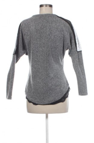 Dámská halenka Me & Me, Velikost S, Barva Šedá, Cena  49,00 Kč