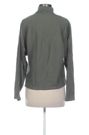 Dámská halenka Stradivarius, Velikost M, Barva Zelená, Cena  49,00 Kč