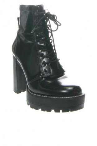 Γυναικεία μποτάκια Bershka, Μέγεθος 39, Χρώμα Μαύρο, Τιμή 15,84 €