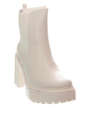 Дамски боти Madden Girl, Размер 39, Цвят Бял, Цена 27,09 €