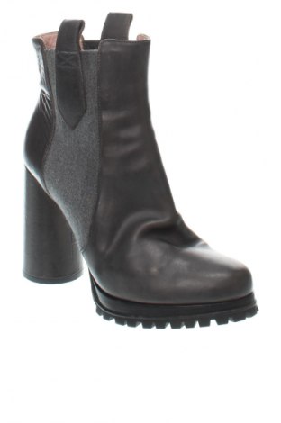 Дамски боти Max Mara, Размер 40, Цвят Черен, Цена 70,55 €