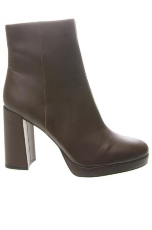 Дамски боти Steve Madden, Размер 40, Цвят Кафяв, Цена 38,34 €