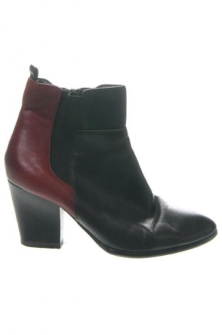 Дамски боти Tamaris, Размер 37, Цвят Многоцветен, Цена 18,40 €