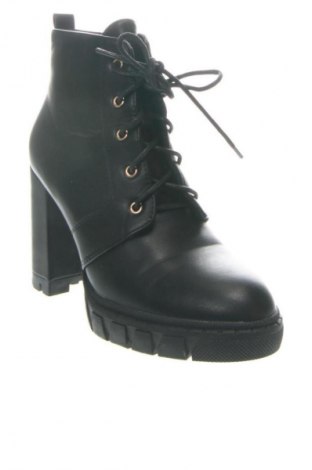 Дамски боти Unbranded, Размер 39, Цвят Черен, Цена 46,50 €