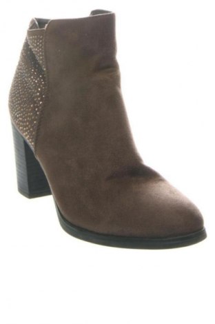 Дамски боти Unbranded, Размер 37, Цвят Бежов, Цена 32,21 €