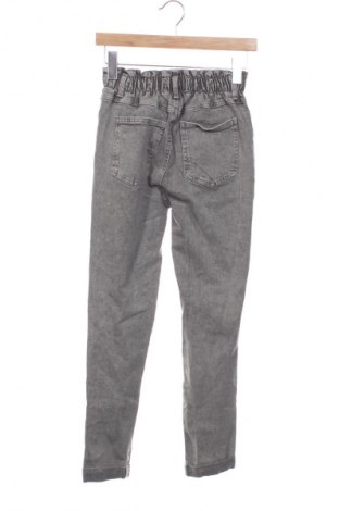 Дамски дънки Bershka, Размер XXS, Цвят Сив, Цена 3,57 €