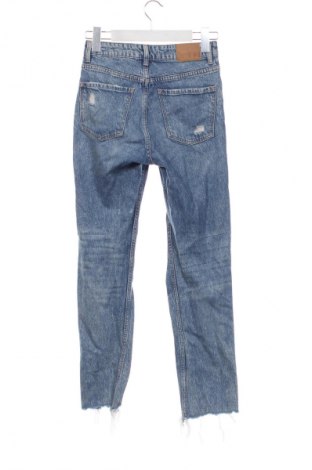 Γυναικείο Τζίν Bershka, Μέγεθος XS, Χρώμα Μπλέ, Τιμή 9,72 €